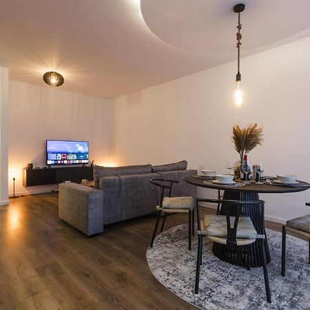 Apartment Near Iulius Mall With Balcony & Private Parking Timisoara Ngoại thất bức ảnh