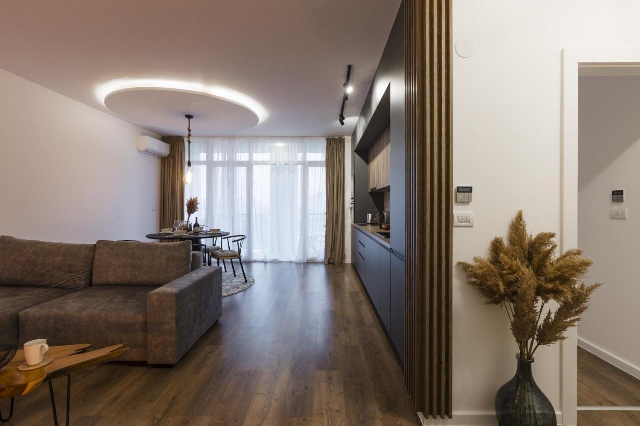 Apartment Near Iulius Mall With Balcony & Private Parking Timisoara Ngoại thất bức ảnh