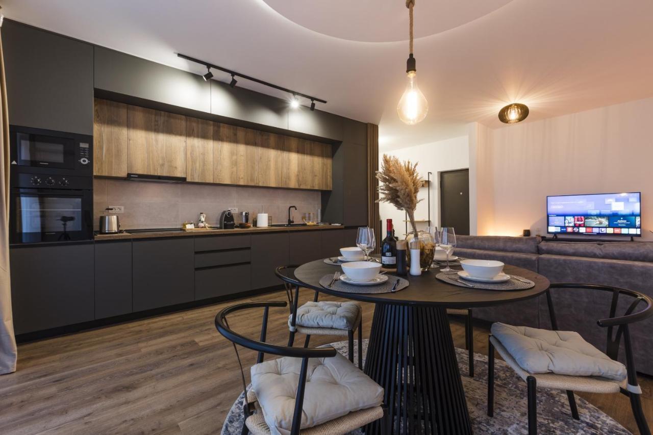 Apartment Near Iulius Mall With Balcony & Private Parking Timisoara Ngoại thất bức ảnh