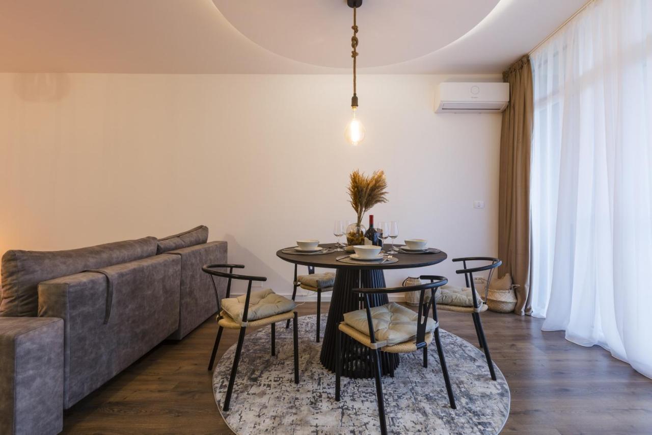 Apartment Near Iulius Mall With Balcony & Private Parking Timisoara Ngoại thất bức ảnh