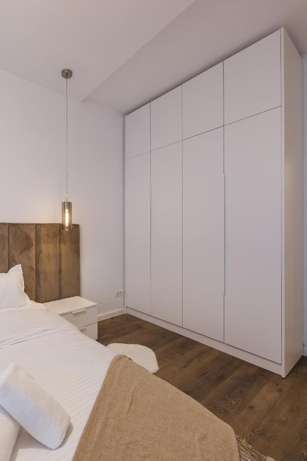 Apartment Near Iulius Mall With Balcony & Private Parking Timisoara Ngoại thất bức ảnh